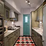 Center Apartment *